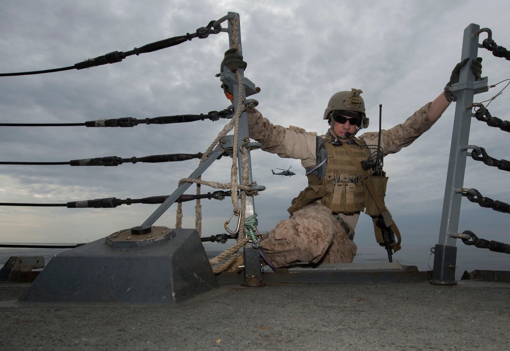 13th MEU visit, board, search and seizure exercise