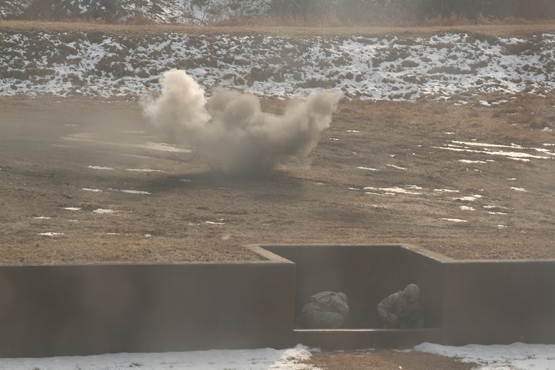 Frag out!