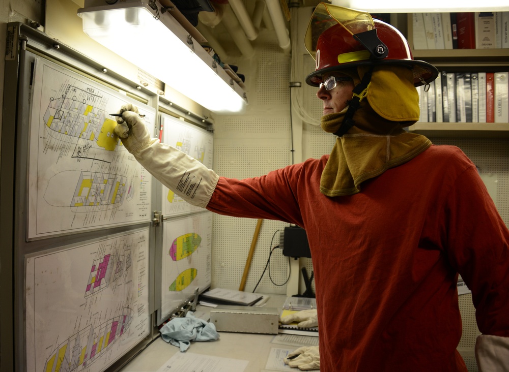 Coast Guard Cutter Kukui conducts fire training