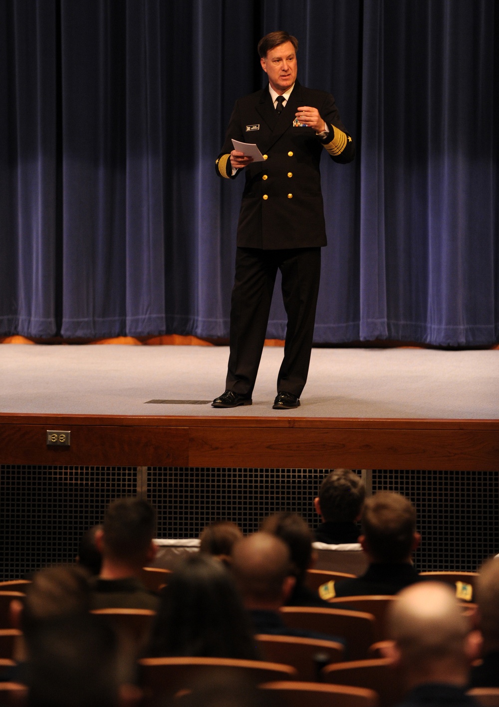 VCNO speaks at Naval War College