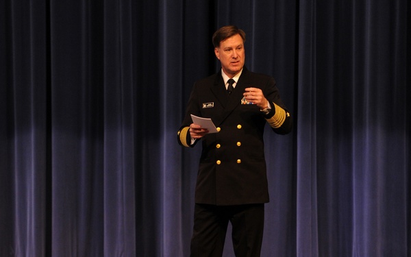 VCNO speaks at Naval War College
