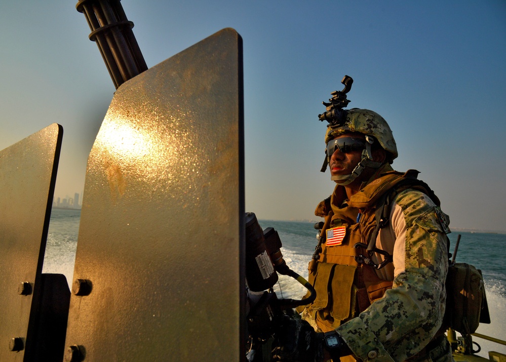 Riverine command boat training