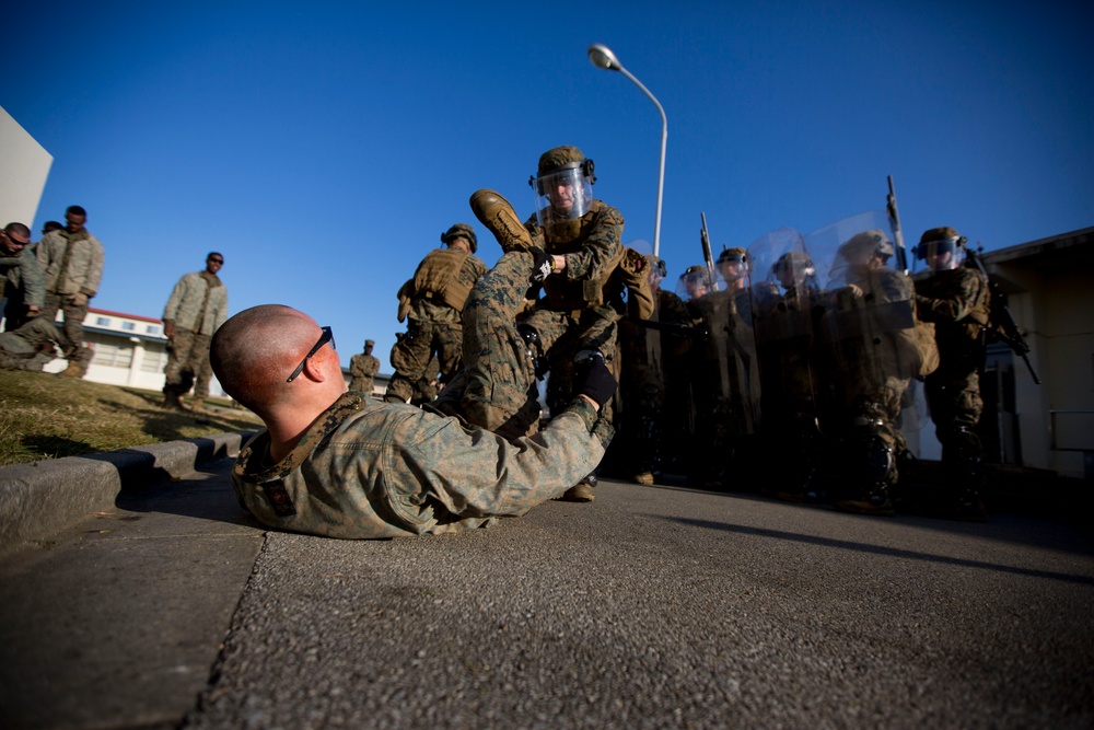 2/5 Marines conduct non lethal training
