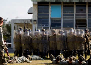 2/5 Marines conduct non lethal training
