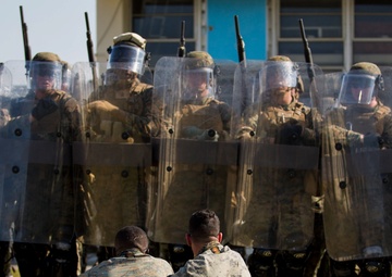 2/5 Marines conduct non lethal training
