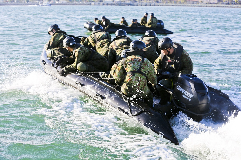 Marines conduct boat navigation training with JGSDF for Exercise Iron Fist 2014