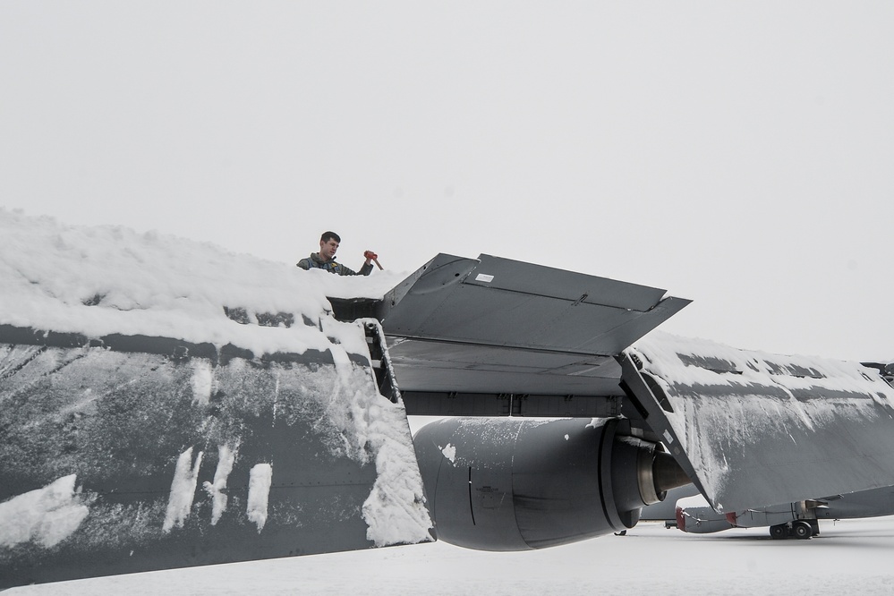 Fairchild airmen keep it cool