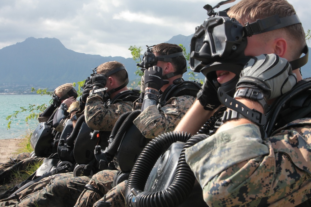 Recon Marines earn DPD certification