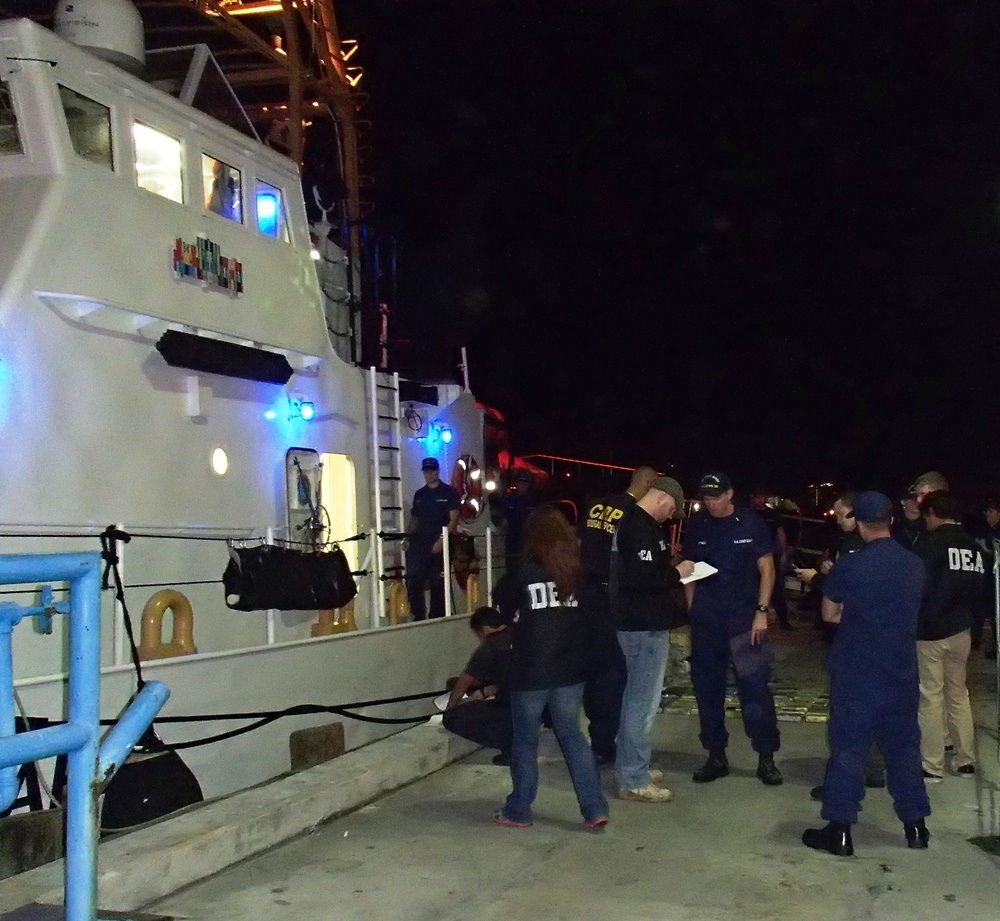 Coast Guard Cutter Farallon offloads $3.5 million cocaine shipment, transfers 3 smugglers to DEA in San Juan, Puerto Rico