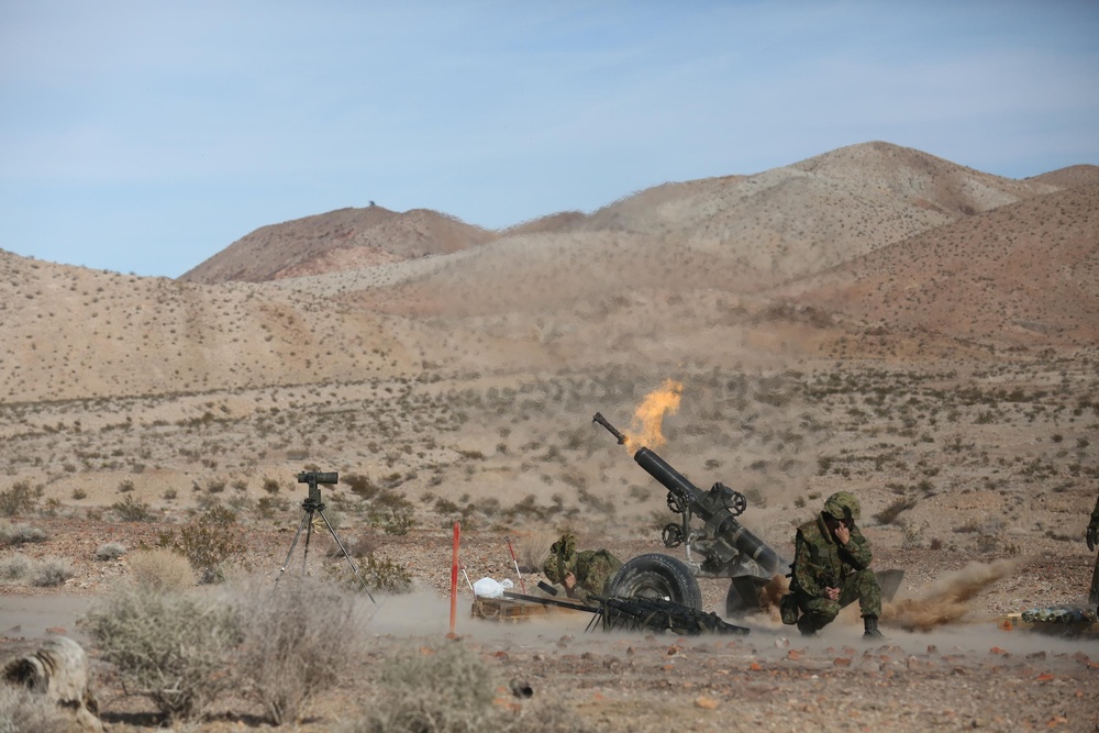 JGSDF fire mortars in Twentynine Palms