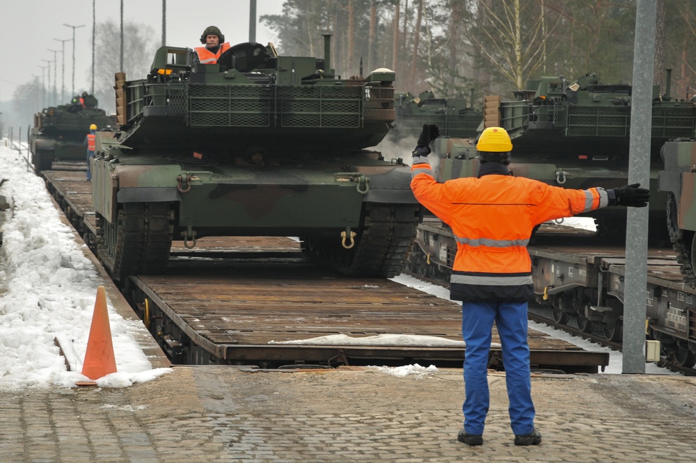 EAS M1A2 tanks arrive in Grafenwoehr