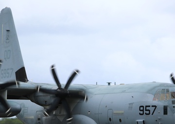 From the sky: Recon Marines conduct training in Hawaii