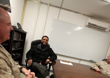 Faith has no uniform: British Islamic religious advisor visits with U.S. Marines
