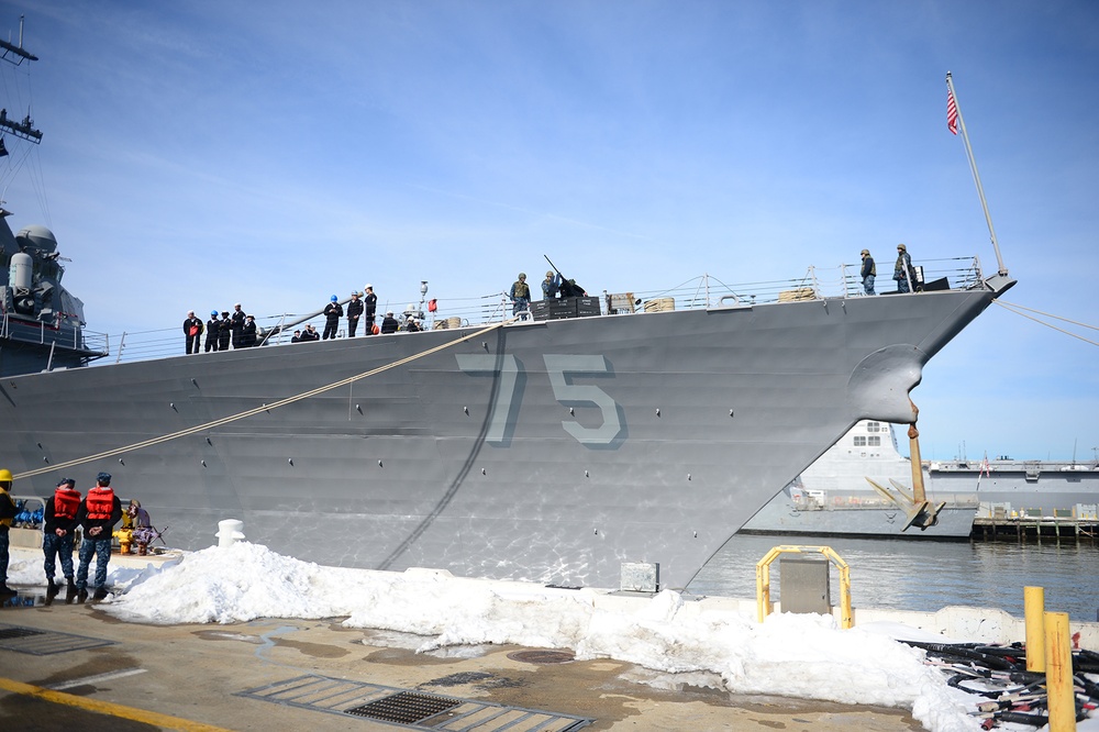 USS Donald Cook (DDG 75) prepares to depart