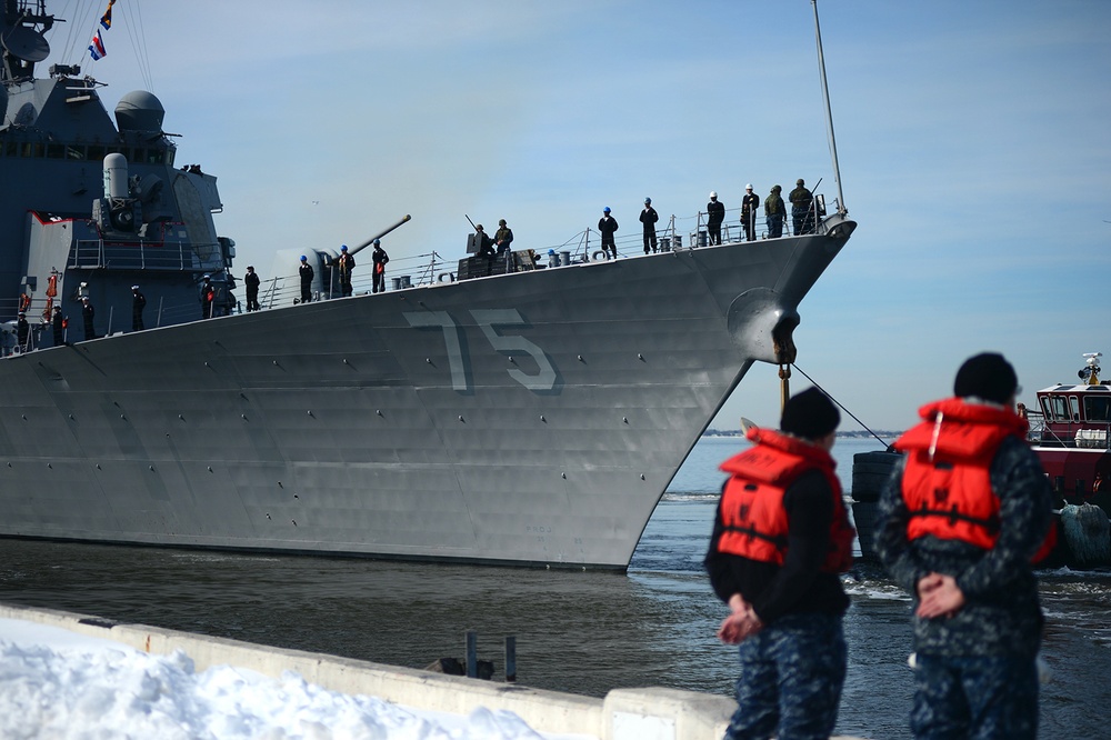 USS Donald Cook (DDG 75) prepares to depart