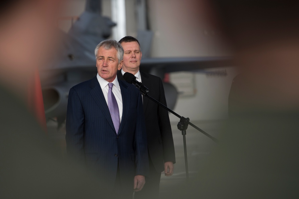 US Secretary of Defense Hagel visits Poland