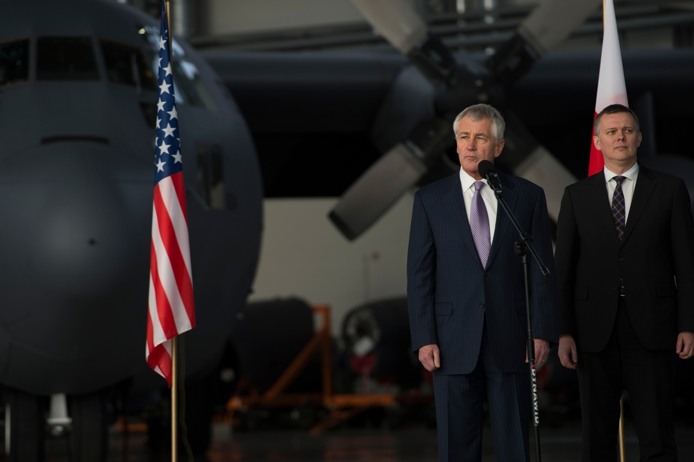 US Secretary of Defense Hagel visits Poland