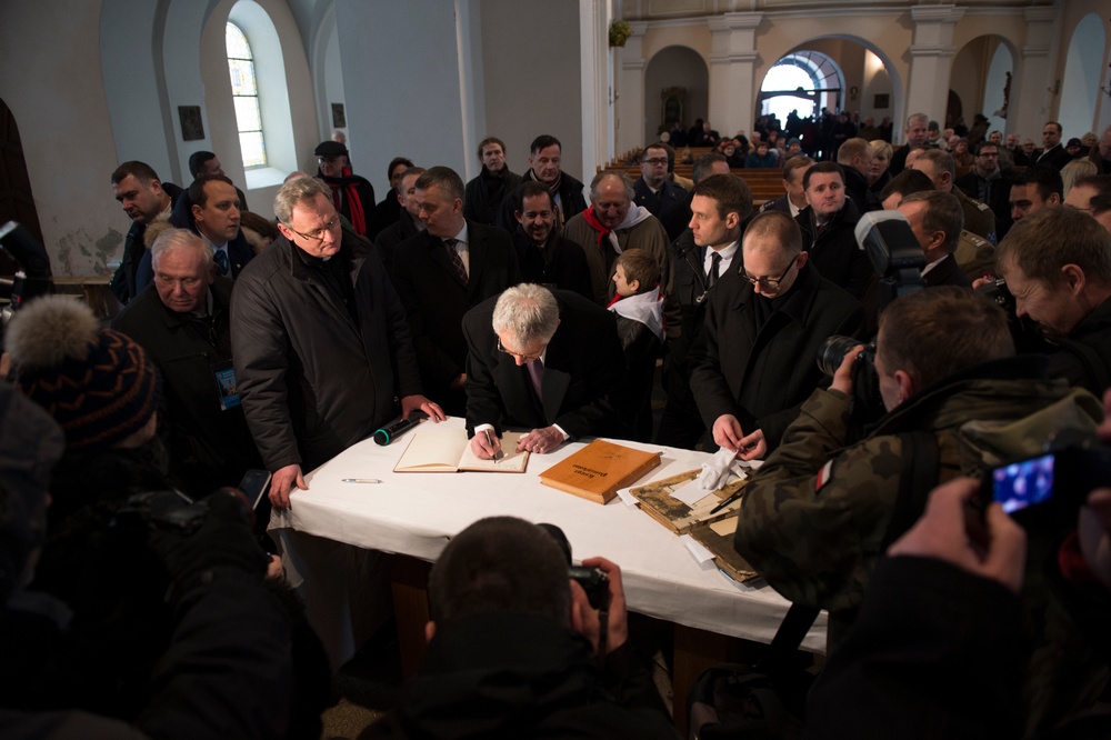 Secretary of defense visits Poland