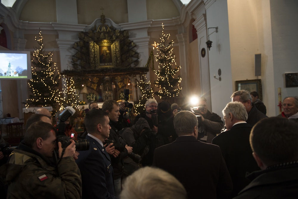 Secretary of defense visits Poland