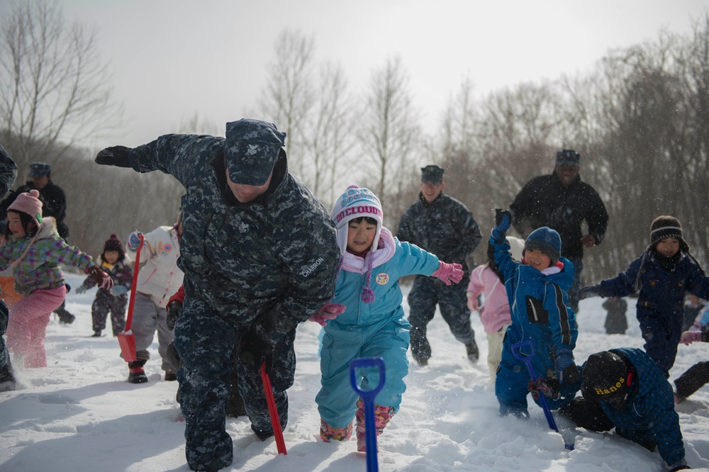 USS John S. McCain sailors participate in community service project
