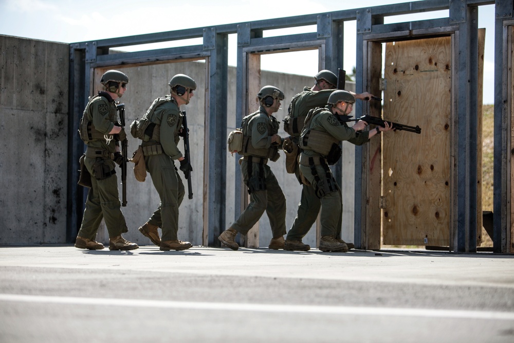 Marines breach entryways, maintain response readiness