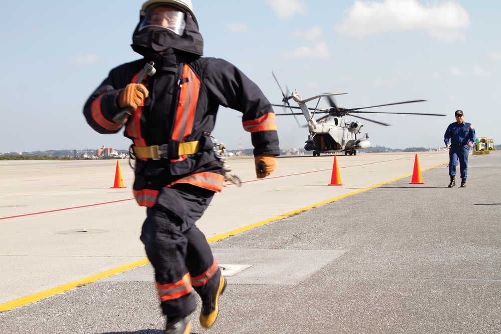 Marines host Ginowan Fire Department for firefighter rodeo