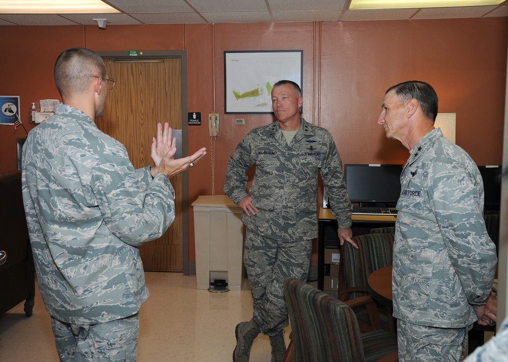 Maj. Gen. McLaughlin visits 59th MDW