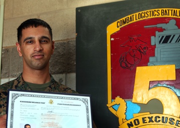 Marine becomes U.S. citizen in unique location