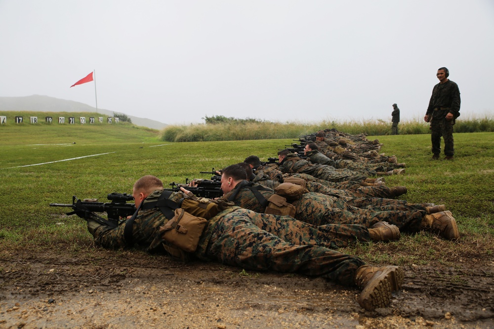 Recon Marines aim for stealth, precision