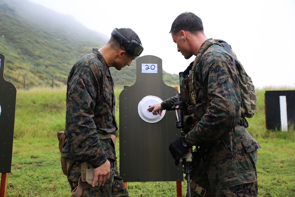 Recon Marines aim for stealth, precision
