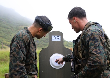 Recon Marines aim for stealth, precision
