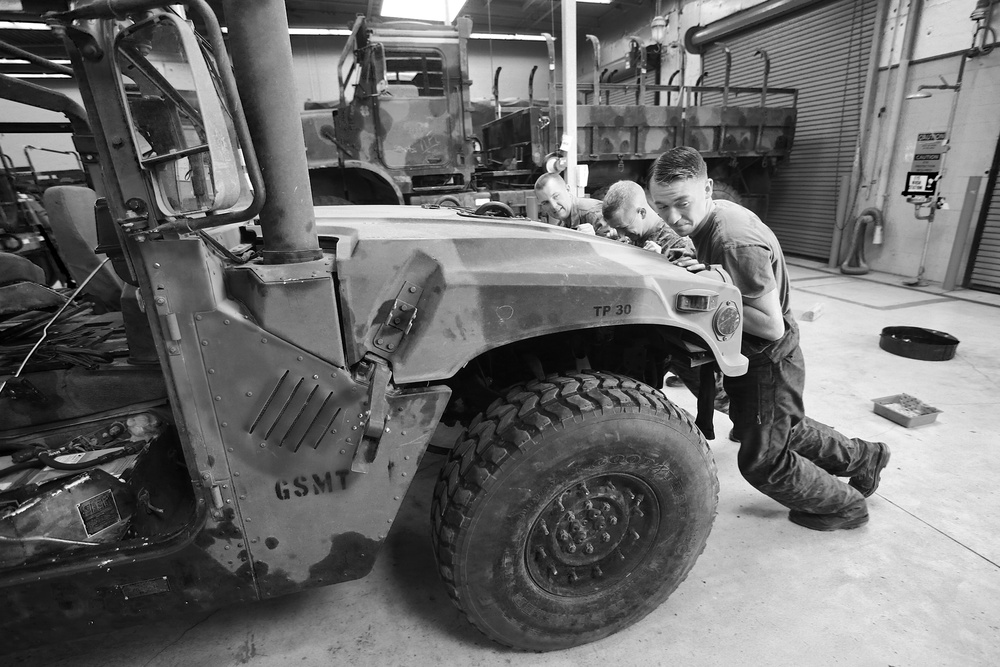 Life as a mechanic: CLR-1 Marine keeps trucks running
