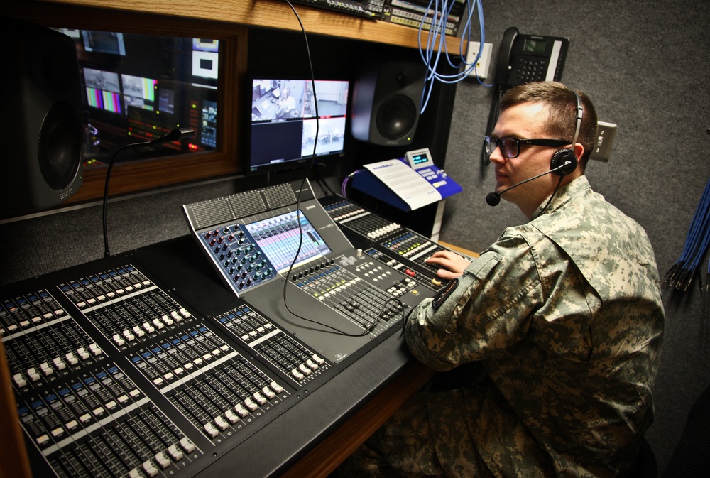 55th Signal Company AMVID visit