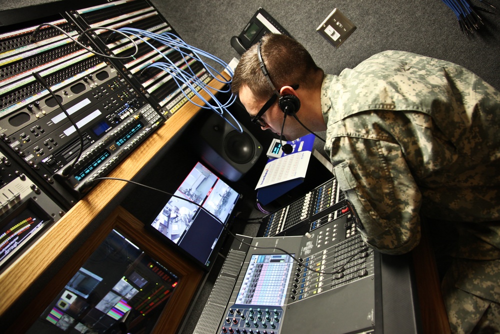 55th Signal Company AMVID visit