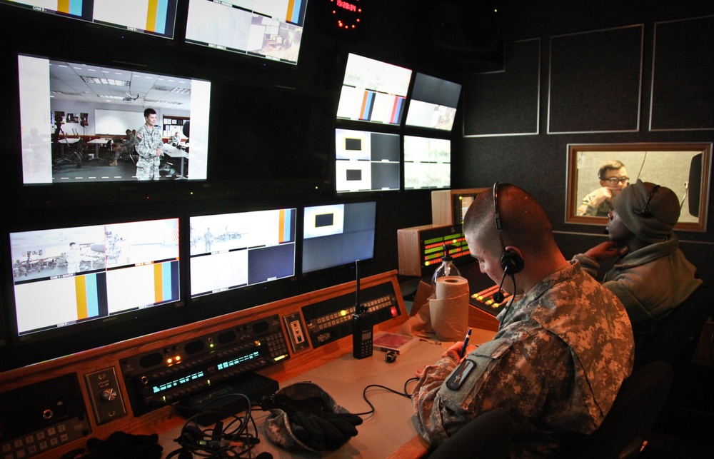 55th Signal Company AMVID visit