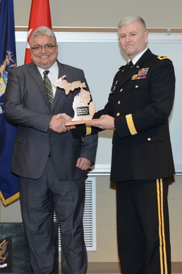 Michigan State Police Officer Receives Award From Michigan National Guard