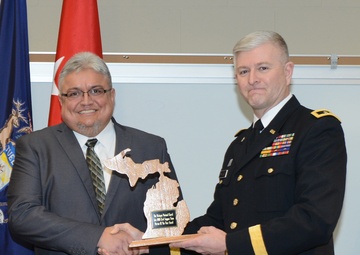 Michigan State Police Officer Receives Award From Michigan National Guard
