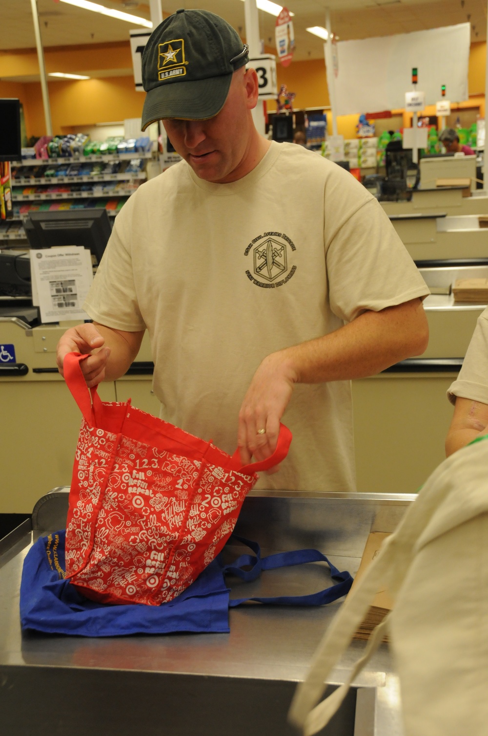 85th Civil Affairs Brigade Family Readiness Group grocery bagging fundraiser