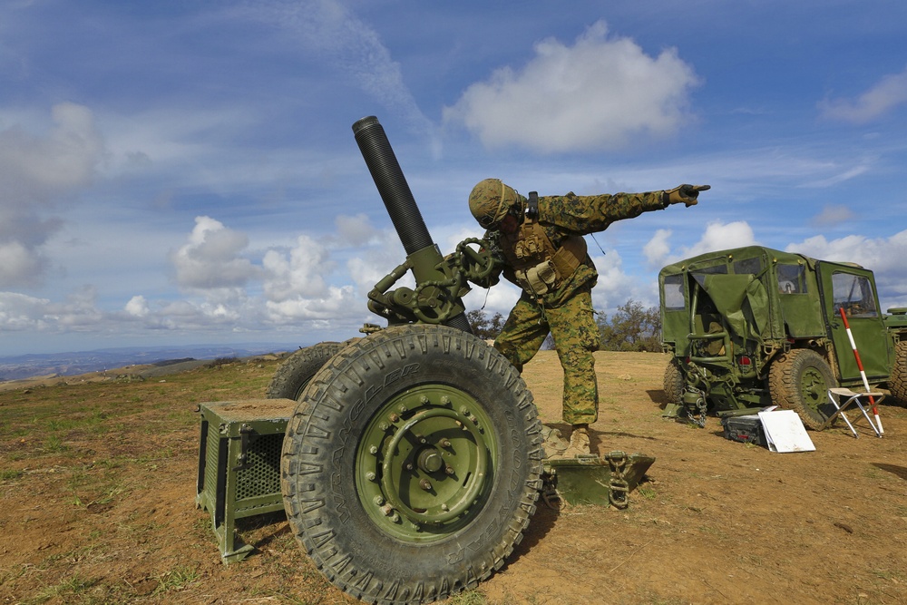 Marines, JGSDF fire 120mm mortars during Iron Fist