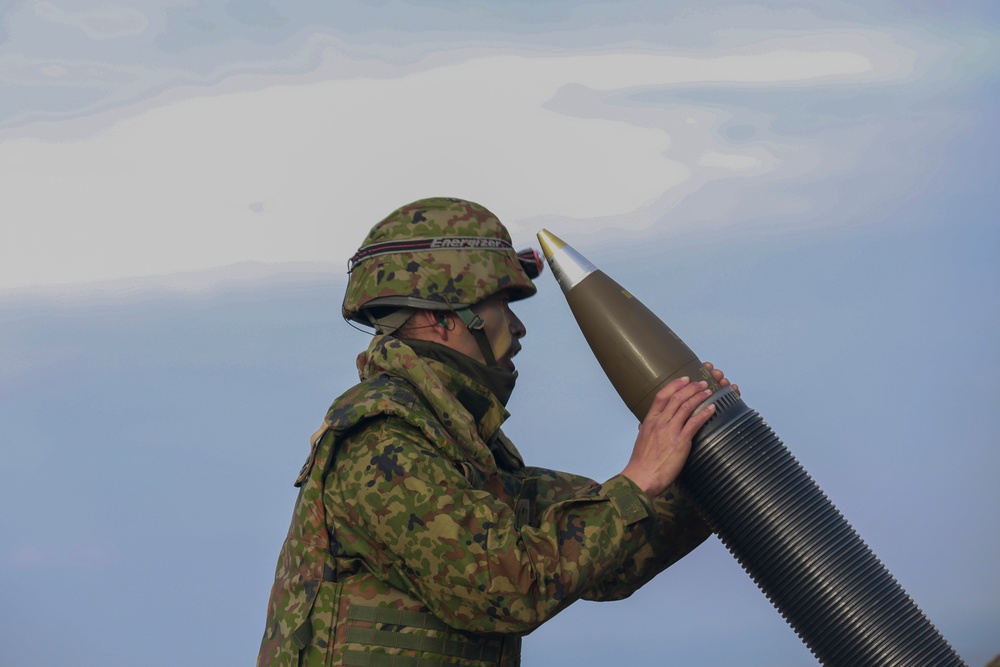 Marines, JGSDF fire 120mm mortars during Iron Fist