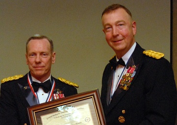Eighth Army commander receives Gen. Brehon B. Somervell Medal of Excellence award