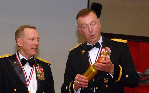 Eighth Army commander attends 19th ESC Winter Ball