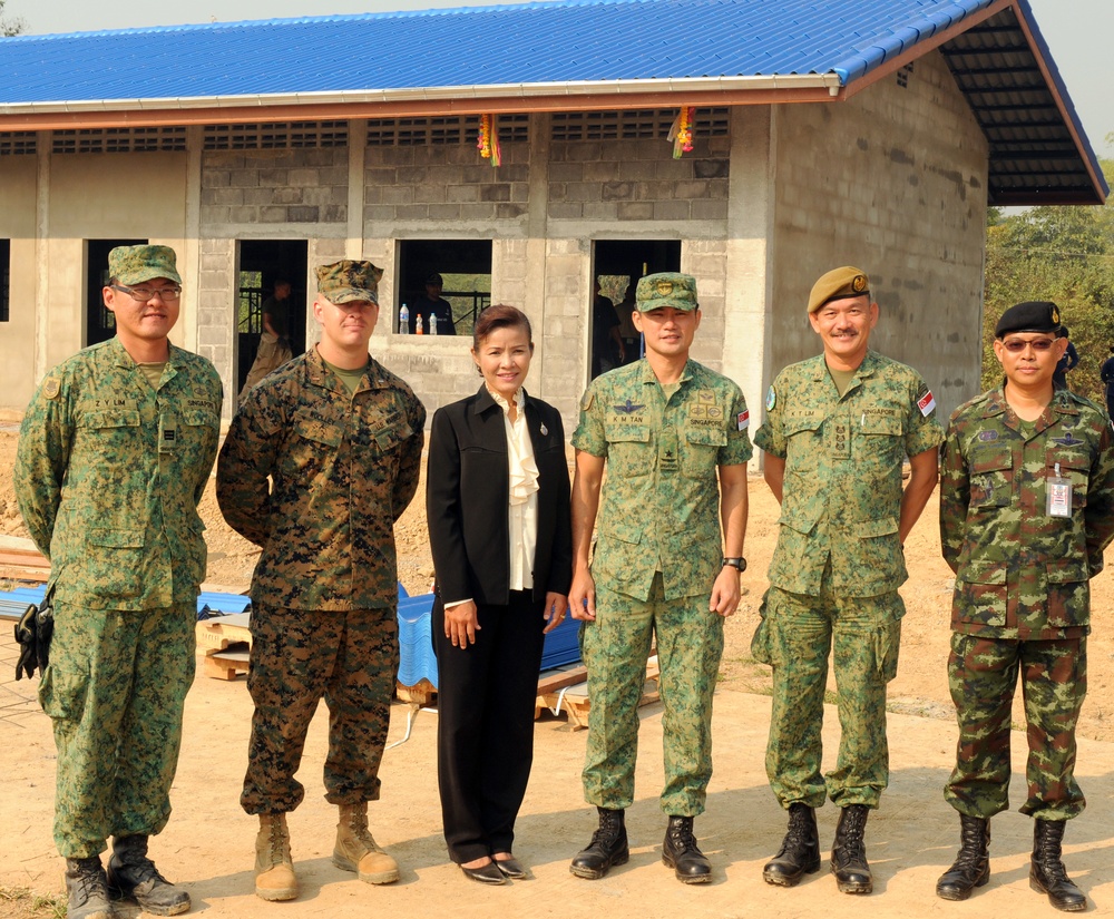 Singapore army general visits troops, students during Cobra Gold 14