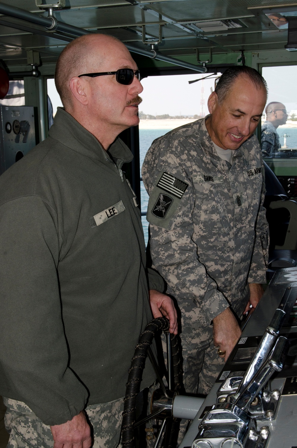 807th MC senior leaders visit soldiers in Kuwait