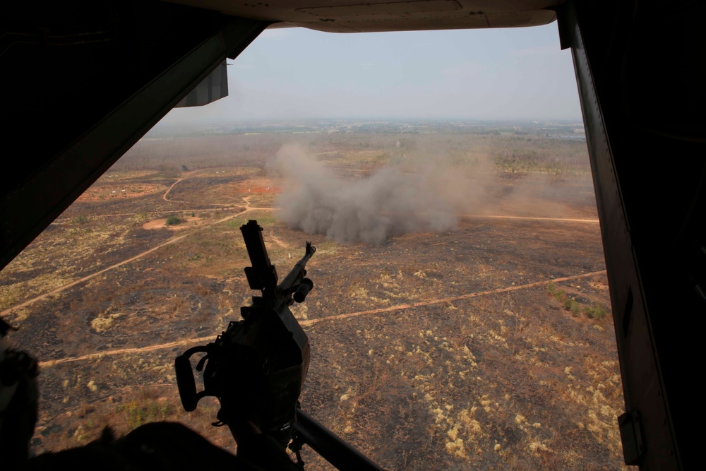 MV-22 crew chief rehearses live-fire