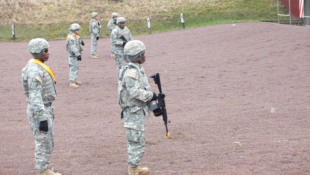12th CAB soldiers hone their warfighting skills on the shooting range