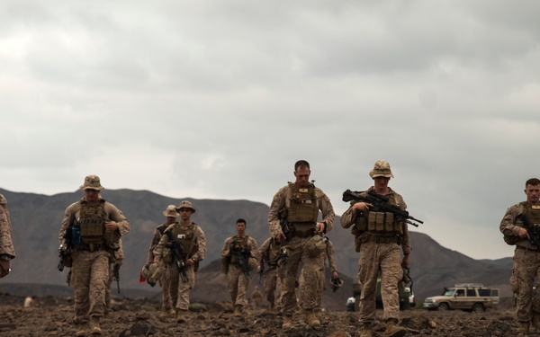 U.S. Marines conduct platoon assault exercise in Djibouti