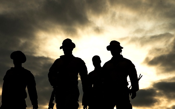 U.S. Marines conduct platoon assault exercise in Djibouti