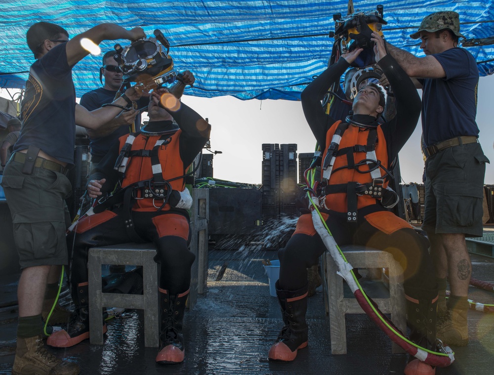 Divers conduct dive training