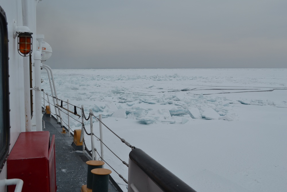 Coast Guard Cutter Biscayne Bay breaks ice on southern Lake Michigan